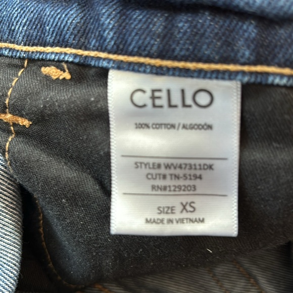 Cello Jean Shorts - Picture 4 of 4